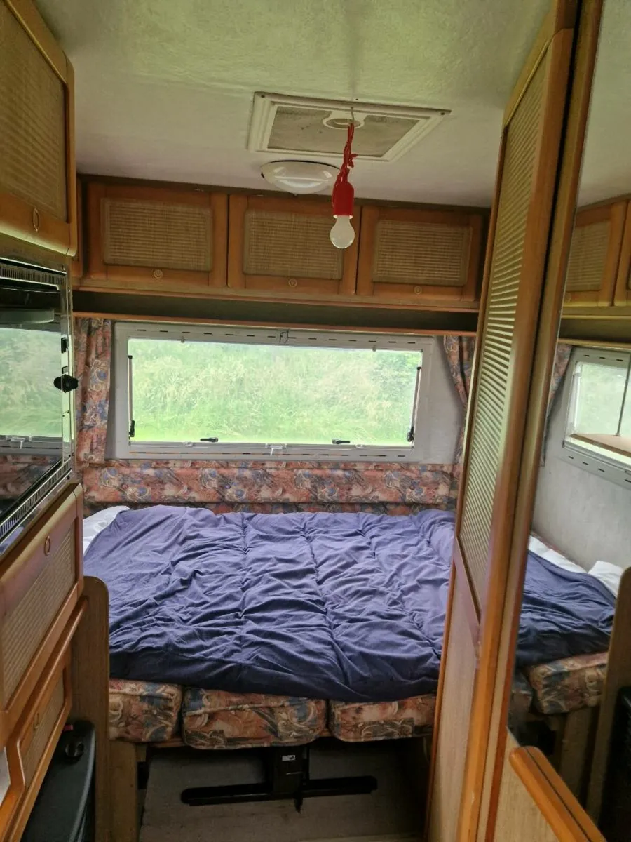 Camper van - Image 3