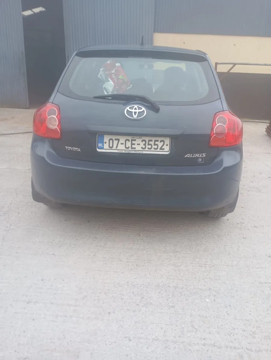 Toyota Auris 2007 - Image 2