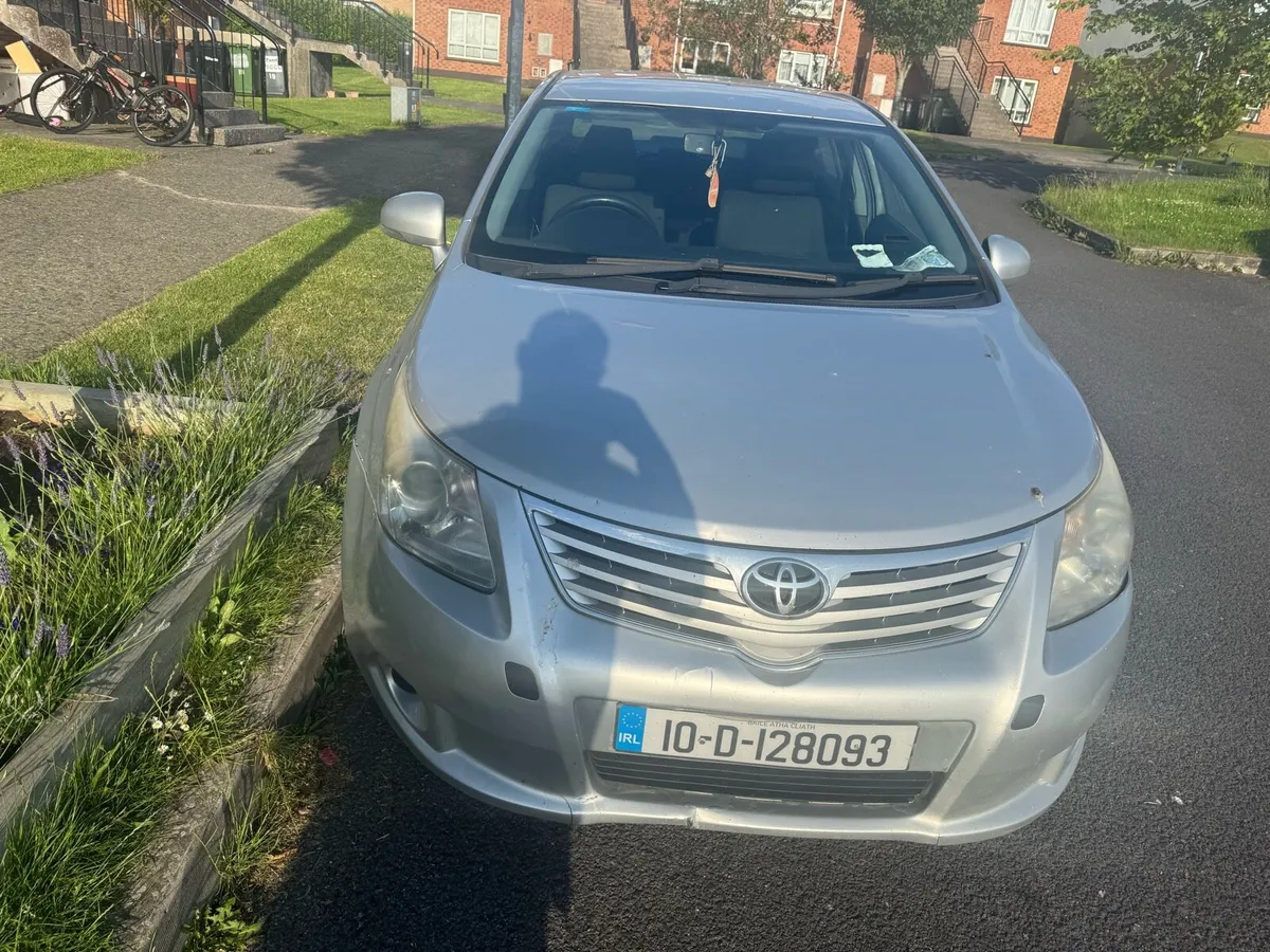 Toyota avensis 2010 - Image 1