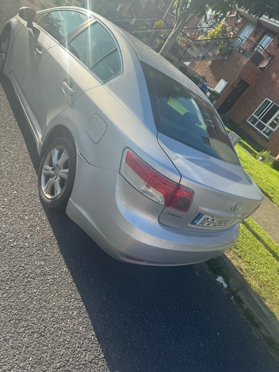 Toyota avensis 2010 - Image 3