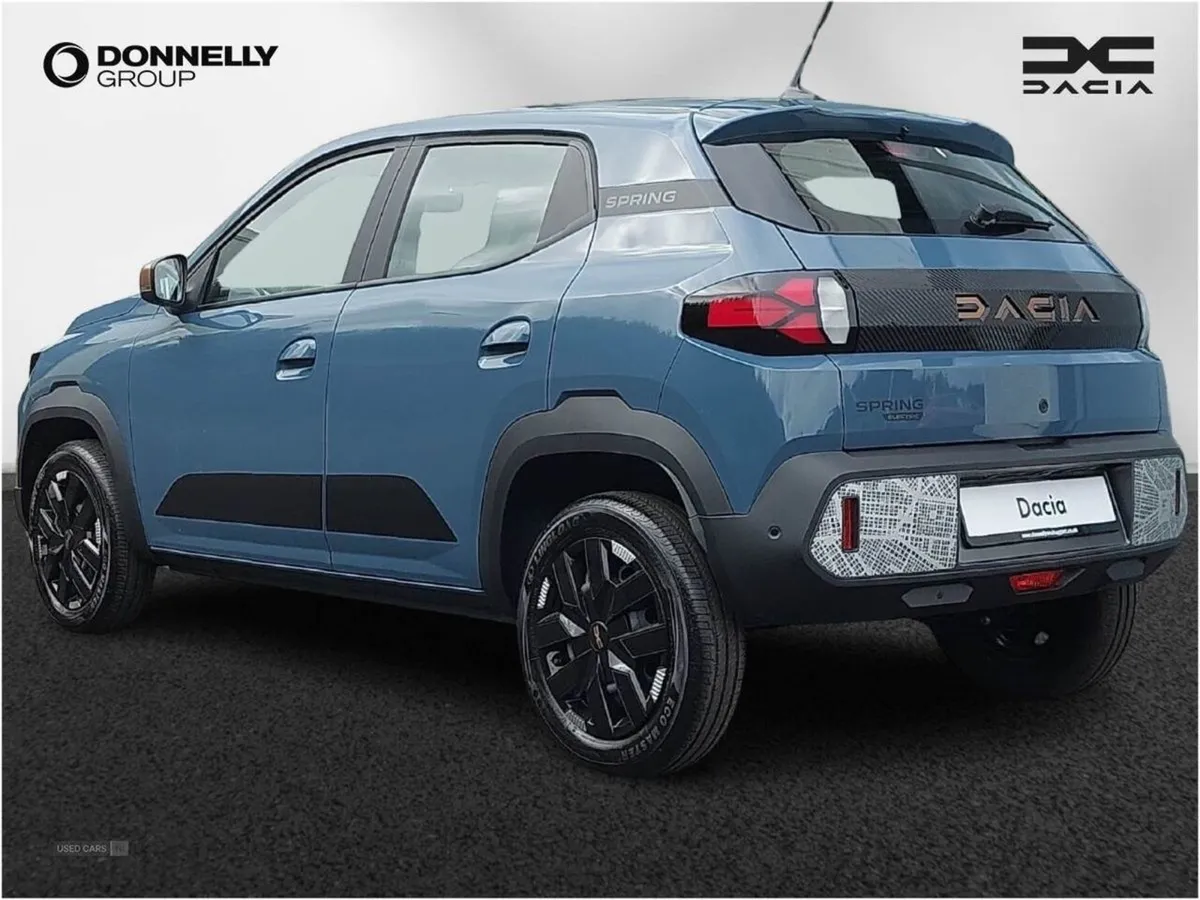 Dacia Spring 27kwh Extreme 65 48kw 5dr Auto - Image 2