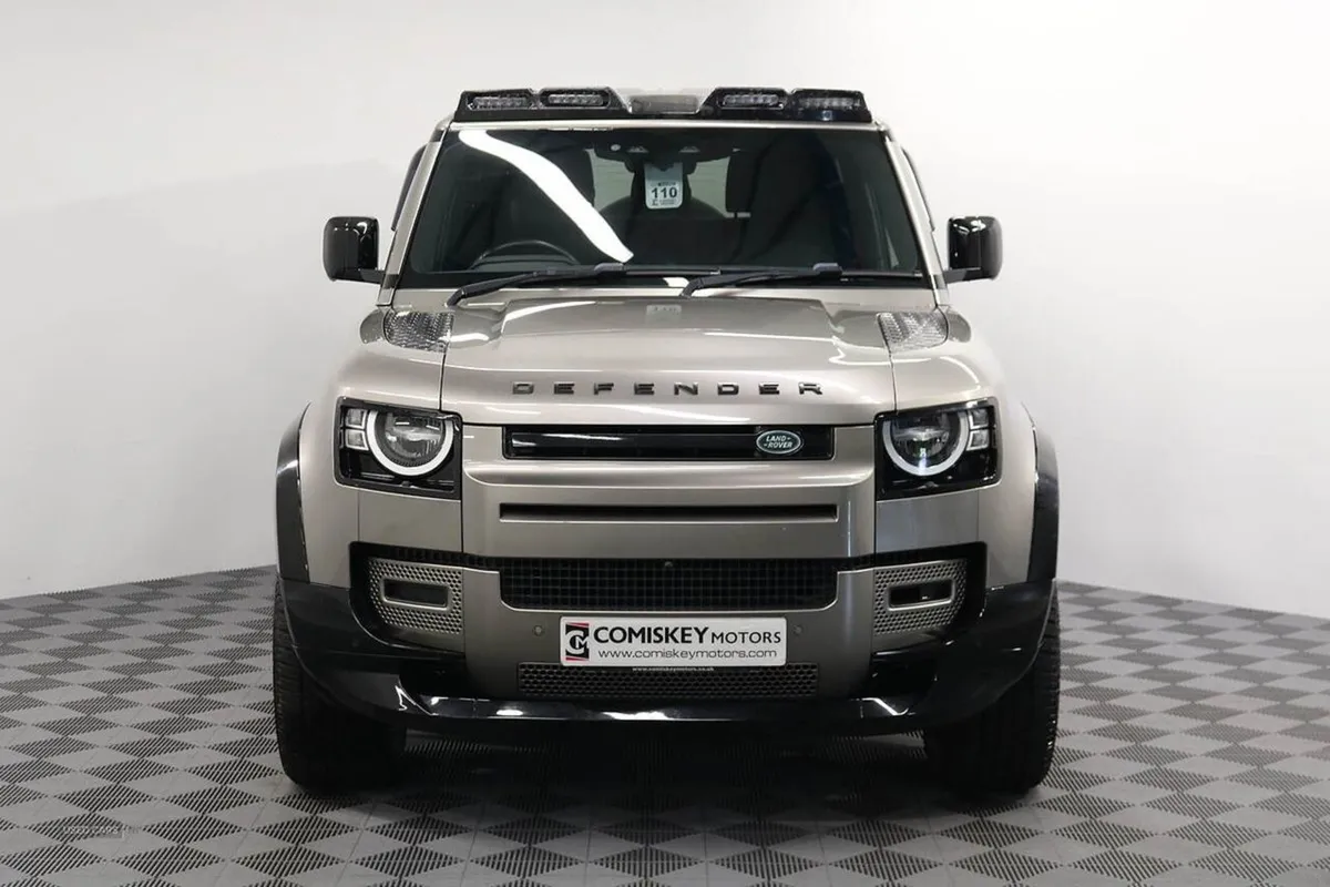 Land Rover Defender 90 D250 Mhev X-dynamic S - Image 2