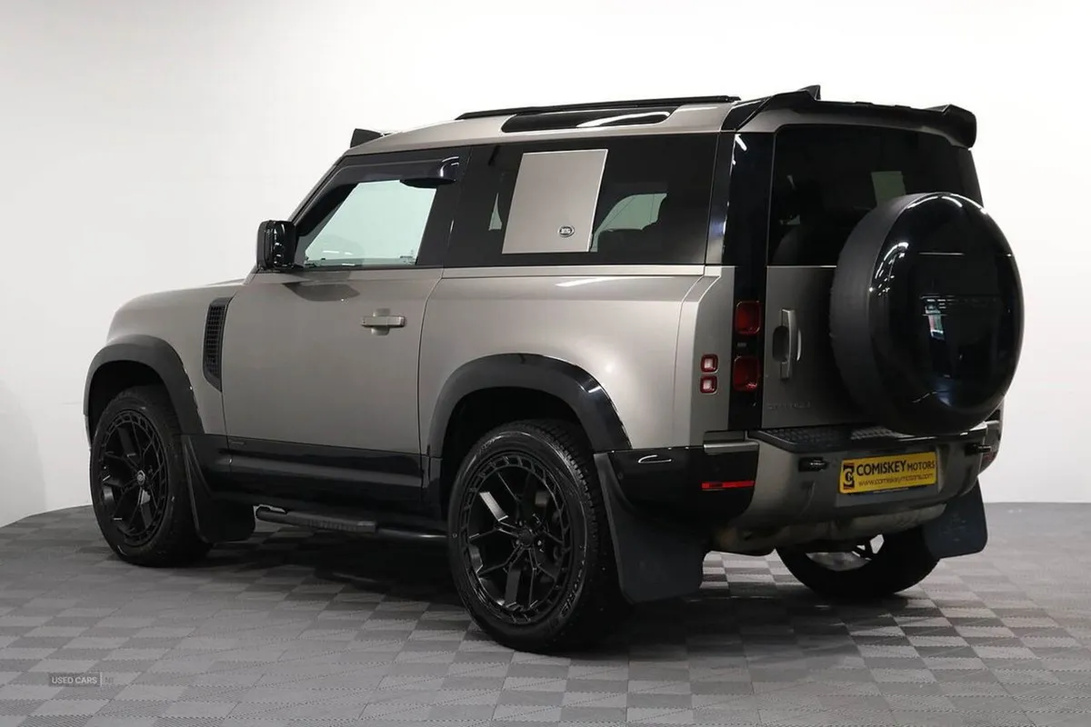 Land Rover Defender 90 D250 Mhev X-dynamic S - Image 4
