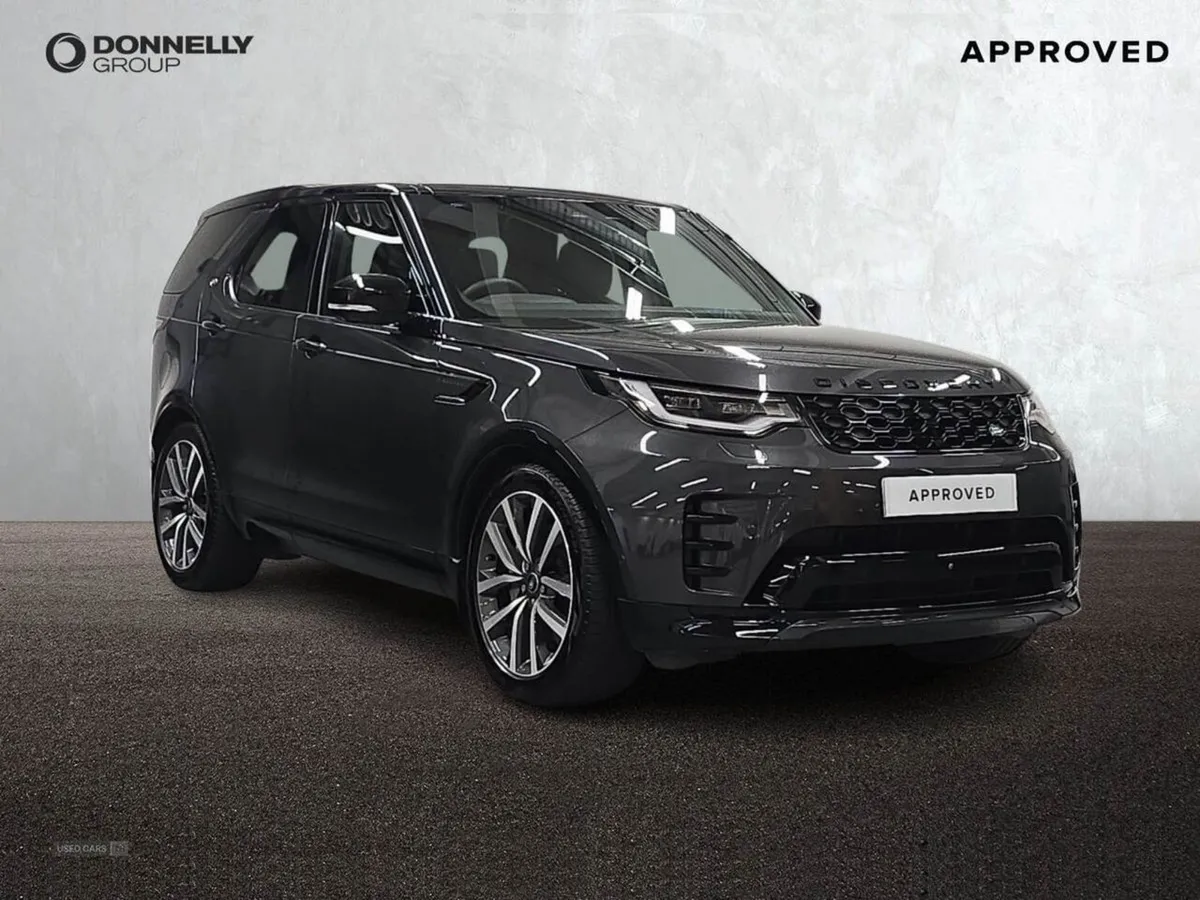Land Rover Discovery 3.0 D300 Dynamic SE 5dr Auto - Image 1