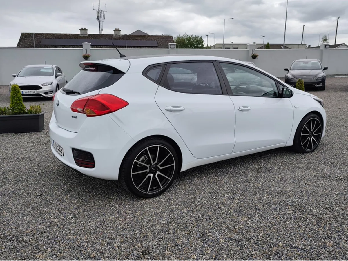 Kia Ceed ONLY €55 P/W CEE'D 1.4 TX DIESEL 5DR - Image 2