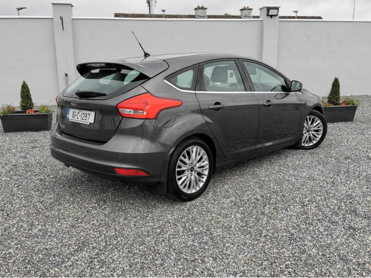 Ford Focus SOLD SOLD LOW MILES ZETEC 5DR 1.5 TD 95 - Image 2