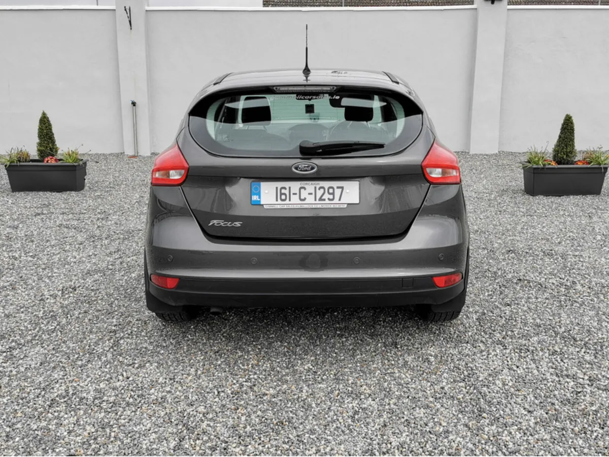Ford Focus SOLD SOLD LOW MILES ZETEC 5DR 1.5 TD 95 - Image 3