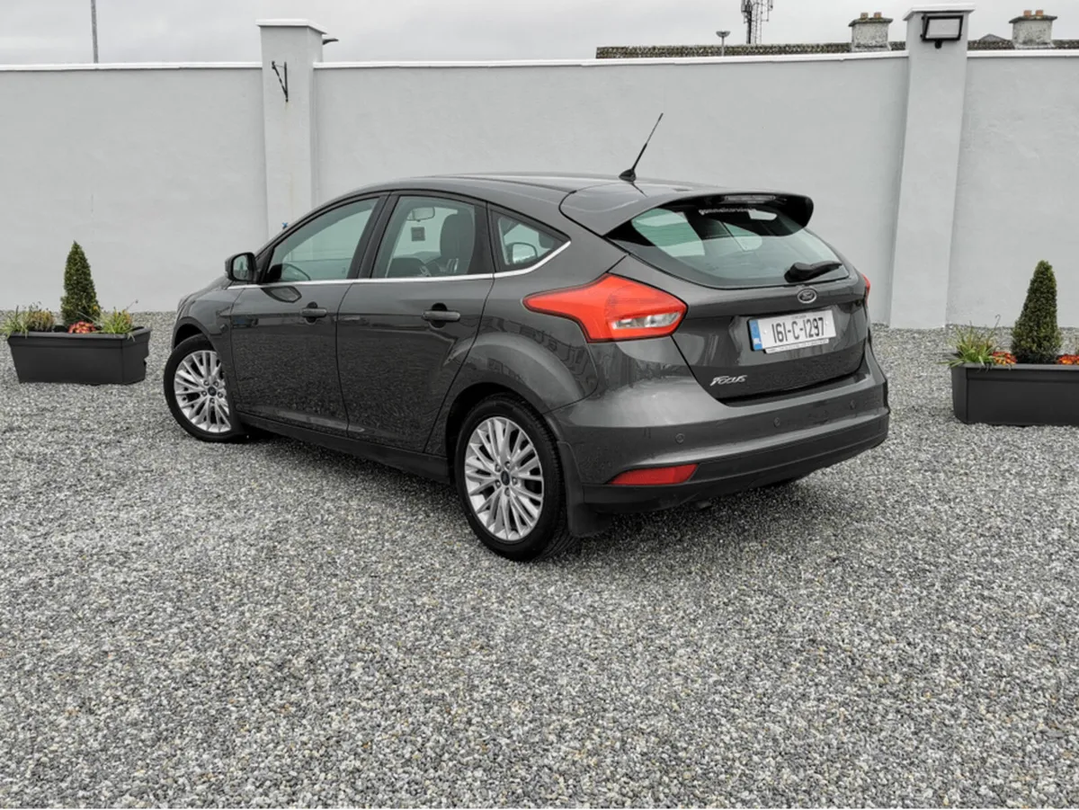 Ford Focus SOLD SOLD LOW MILES ZETEC 5DR 1.5 TD 95 - Image 4