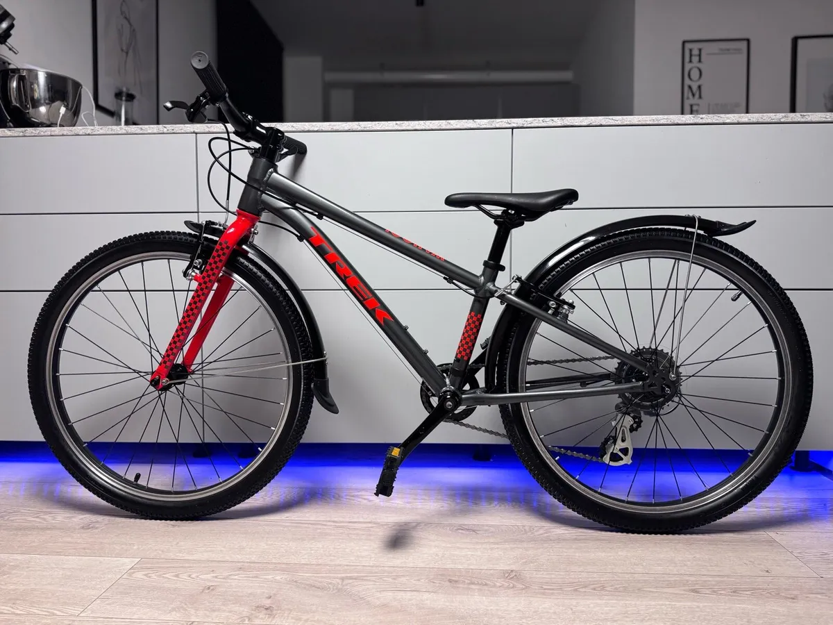 TREK Wahoo Junior Bike 24 inch (Like NEW) - Image 2