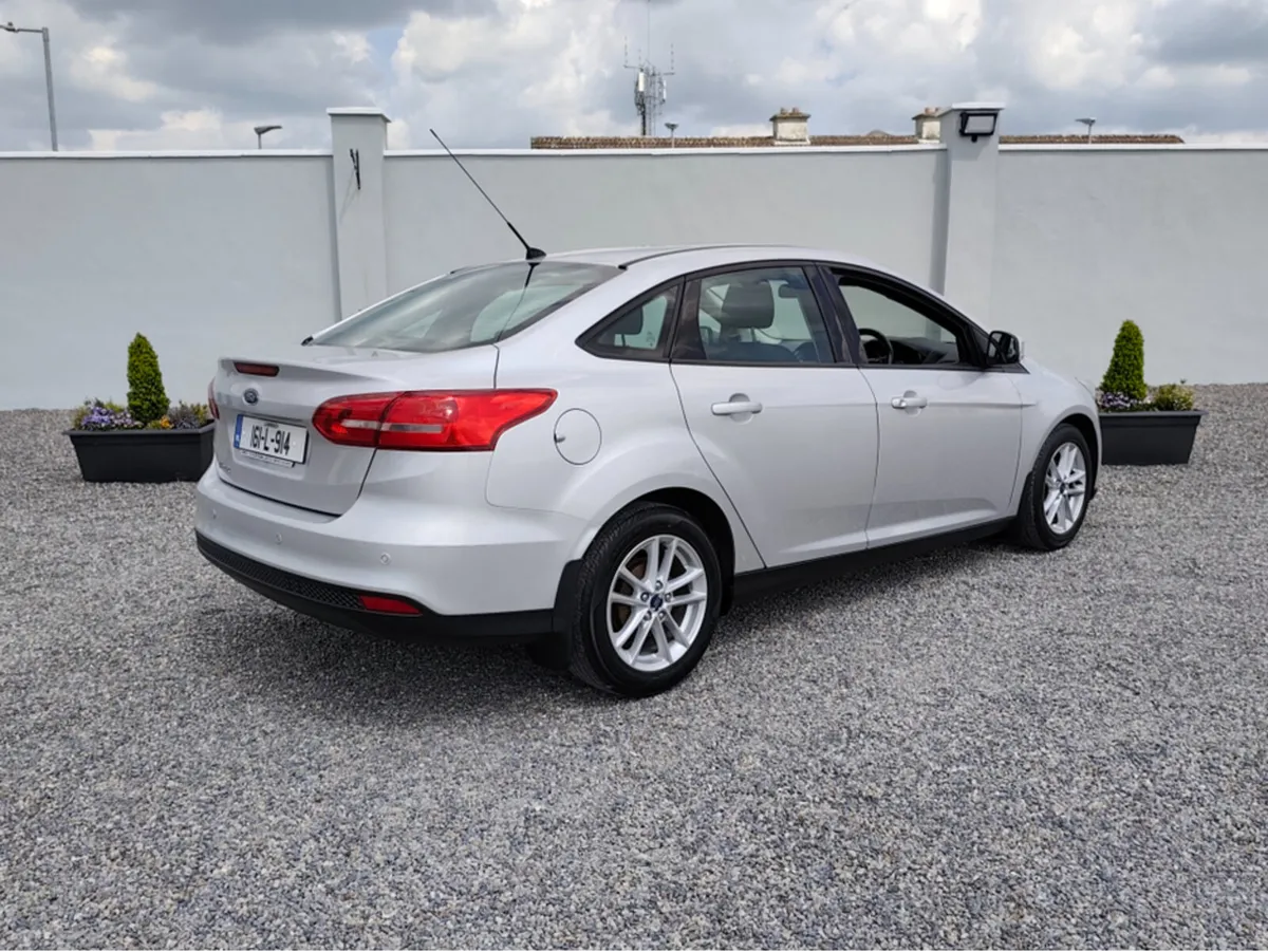 Ford Focus STYLE 4DR 1.5 TD 95PS 6SPEED - Image 2