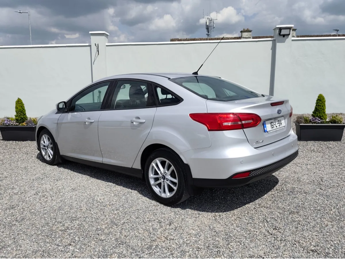 Ford Focus STYLE 4DR 1.5 TD 95PS 6SPEED - Image 4