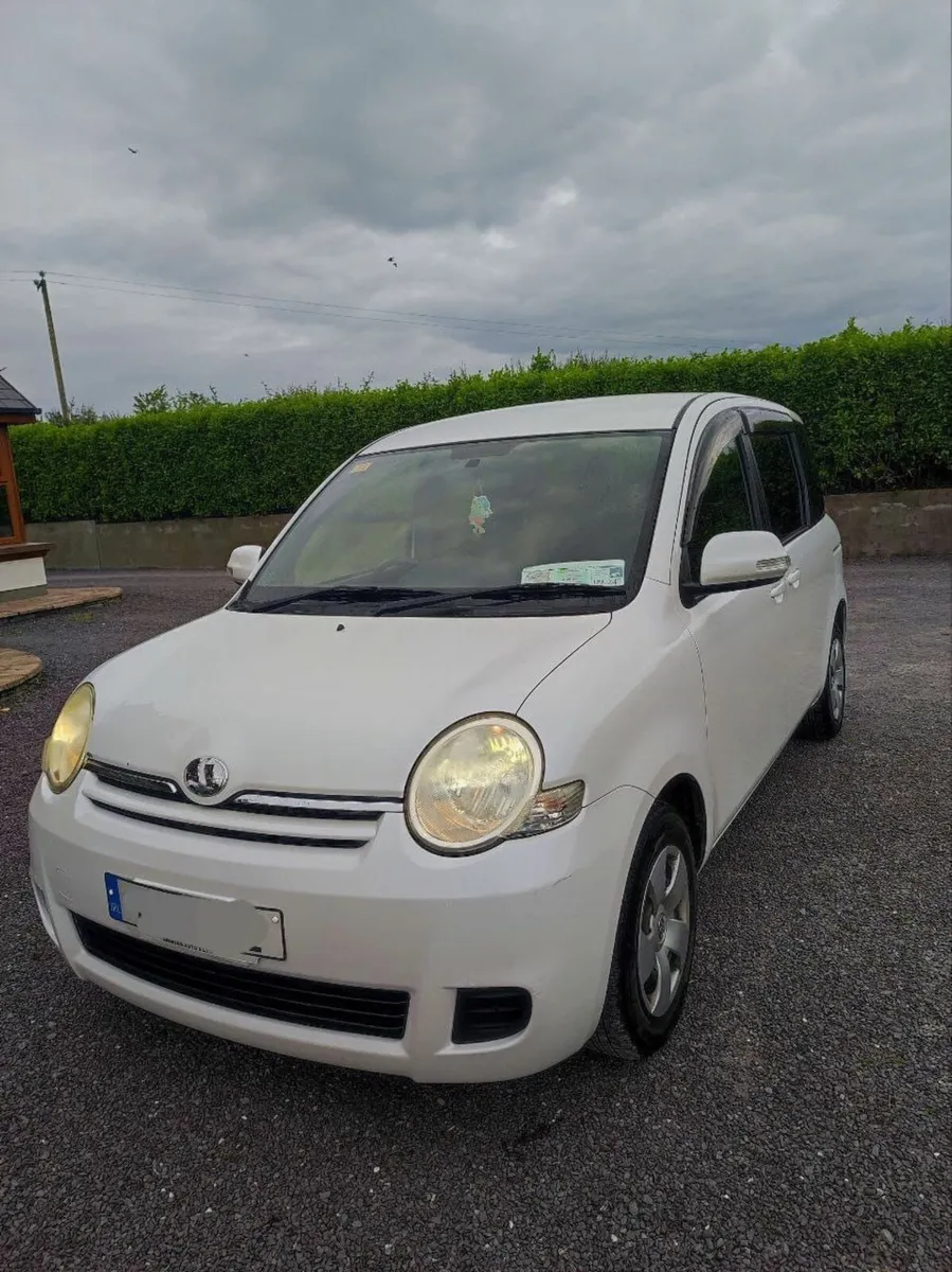 Toyota Sienta 7 Seater Automatic - Image 1