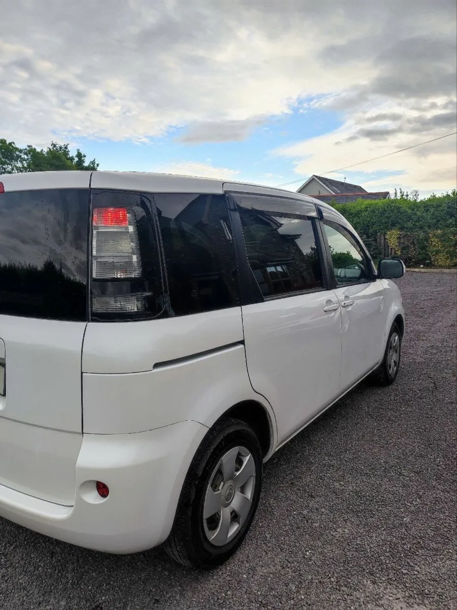 Toyota Sienta 7 Seater Automatic - Image 4
