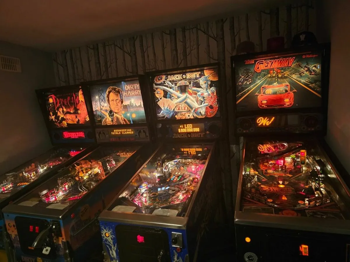 pinball machine - Image 1