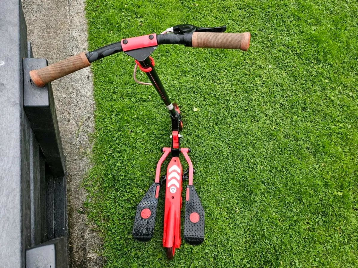 Scooter - Image 2