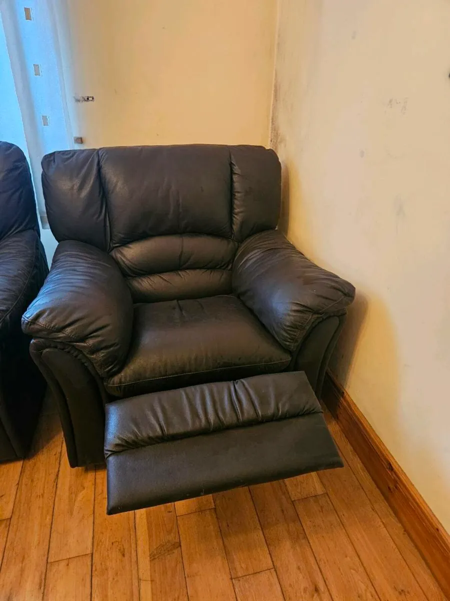 Sofa 2 chairs and 3 seater sofa reclining set - Image 1