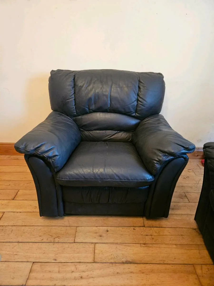Sofa 2 chairs and 3 seater sofa reclining set - Image 2