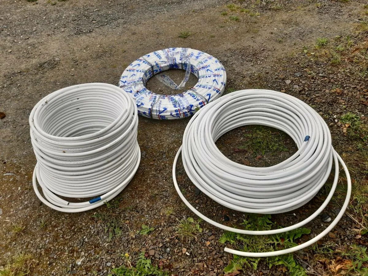 Underfloor heating pipe, tracking, and fixings - Image 1