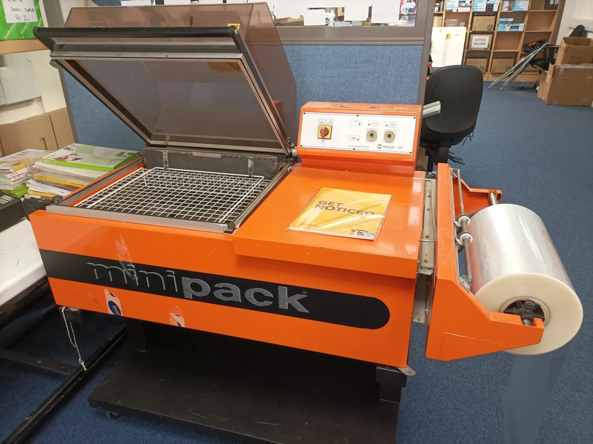 Minipack - Torre, shrink wrapping machine - Image 1