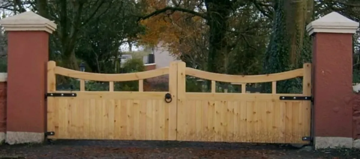 Wood Entrance Gates - Image 2