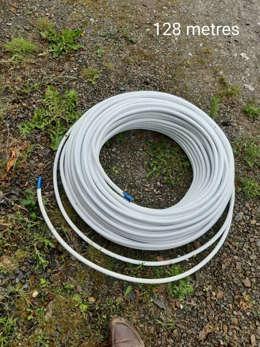 Underfloor heating pipe, tracking, and fixings - Image 3