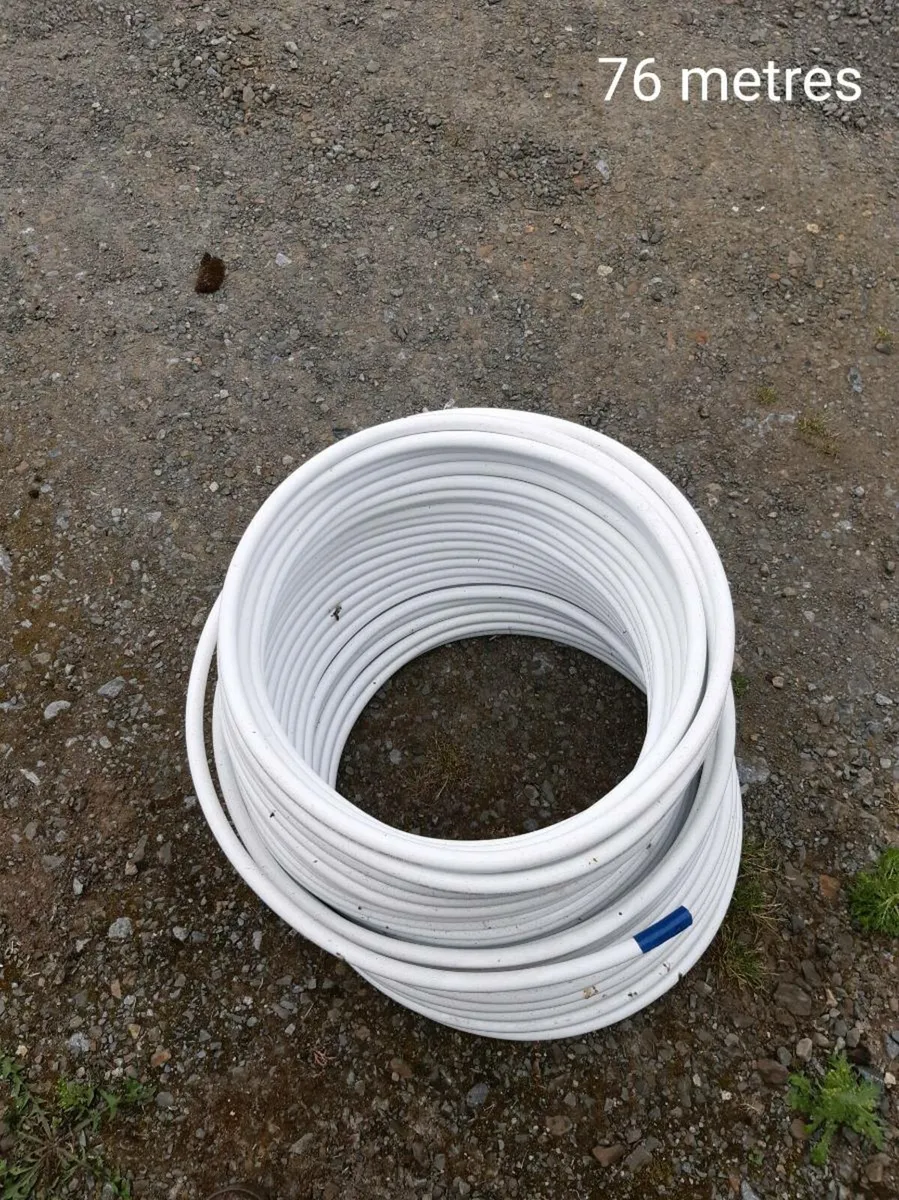Underfloor heating pipe, tracking, and fixings - Image 4