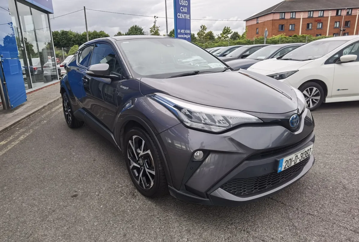 TOYOTA C-HR 1.8 DESIGN AUTOMATIC PETROL HYBRID - Image 3