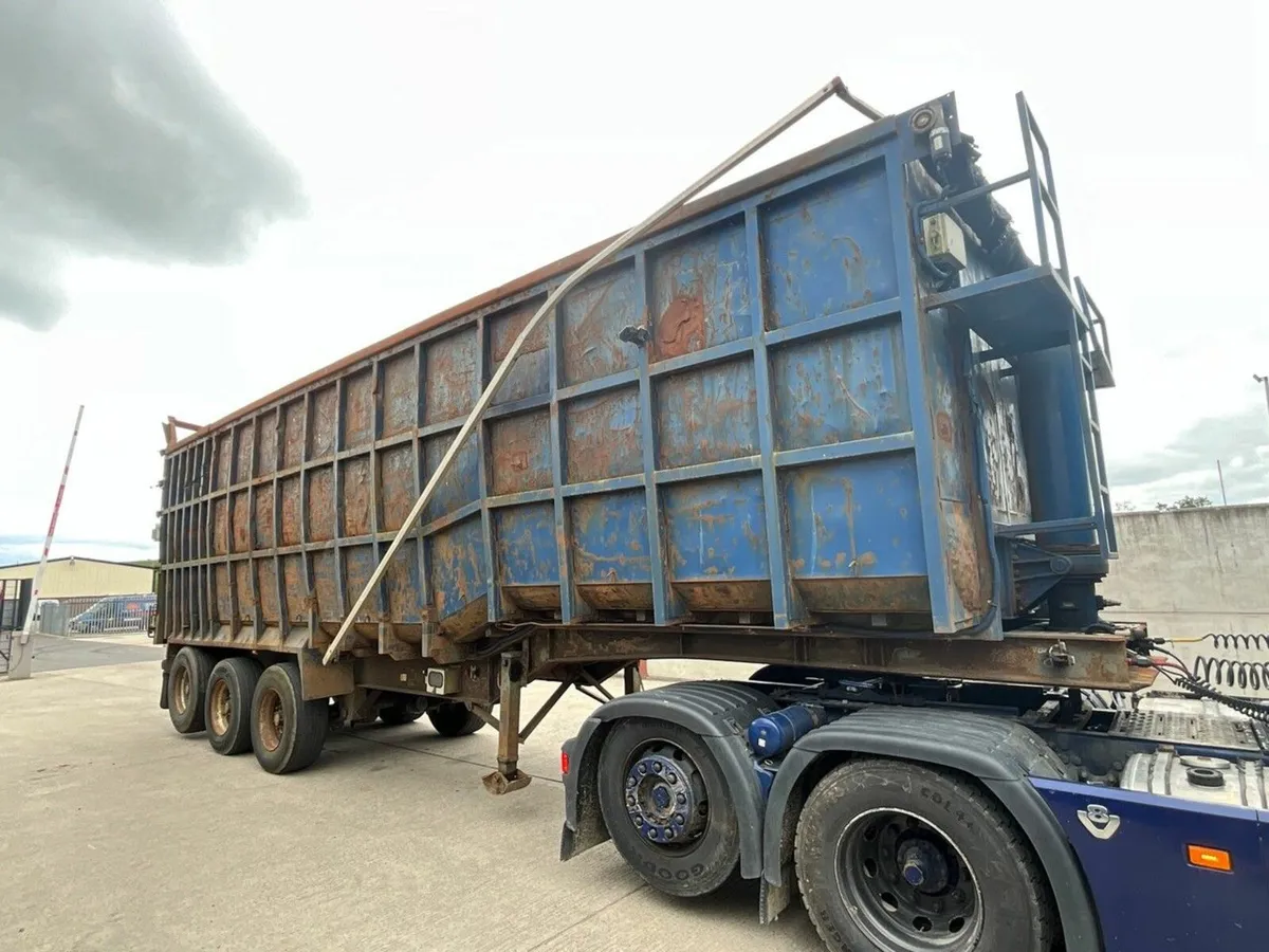 APPROX. 35ft TRI AXLE STEEL TIPPING TRAILER - Image 1