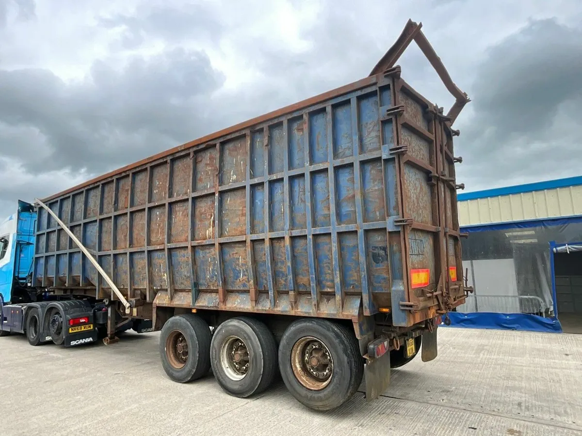 APPROX. 35ft TRI AXLE STEEL TIPPING TRAILER - Image 4