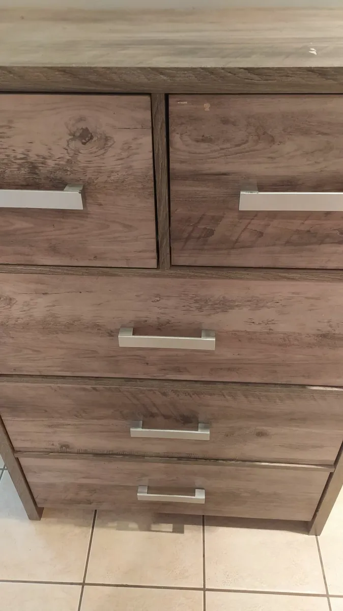 Chest of drawers - Image 2