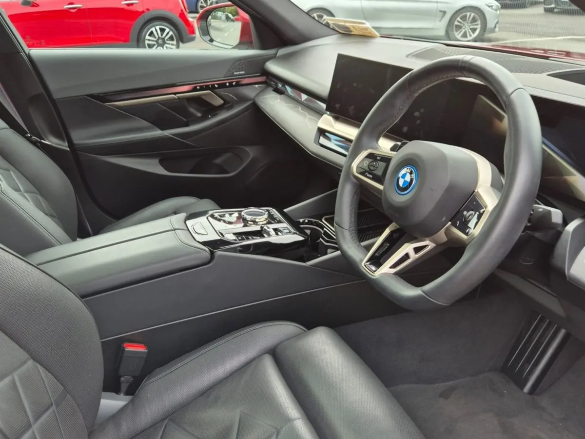 BMW 5 Series 550e Xdrive M Sport Pro Saloon - Image 3