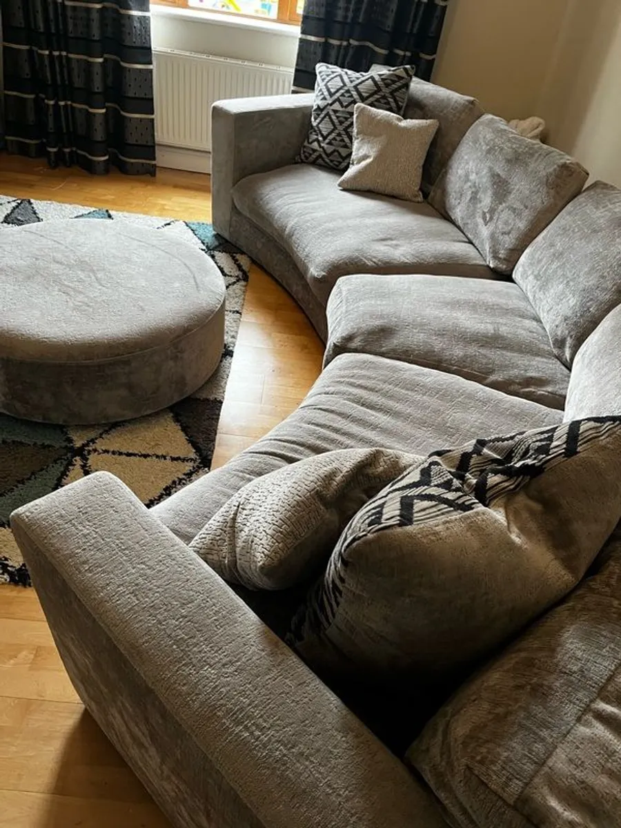 Large corner couch. Perfect condition - Image 2