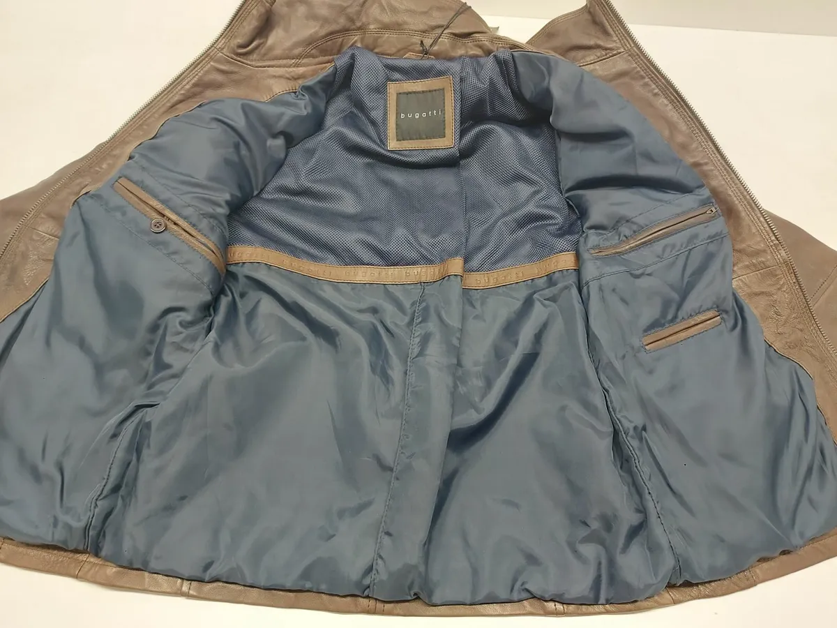 Online Auction Of A Bugatti Leather Jacket & More! - Image 4