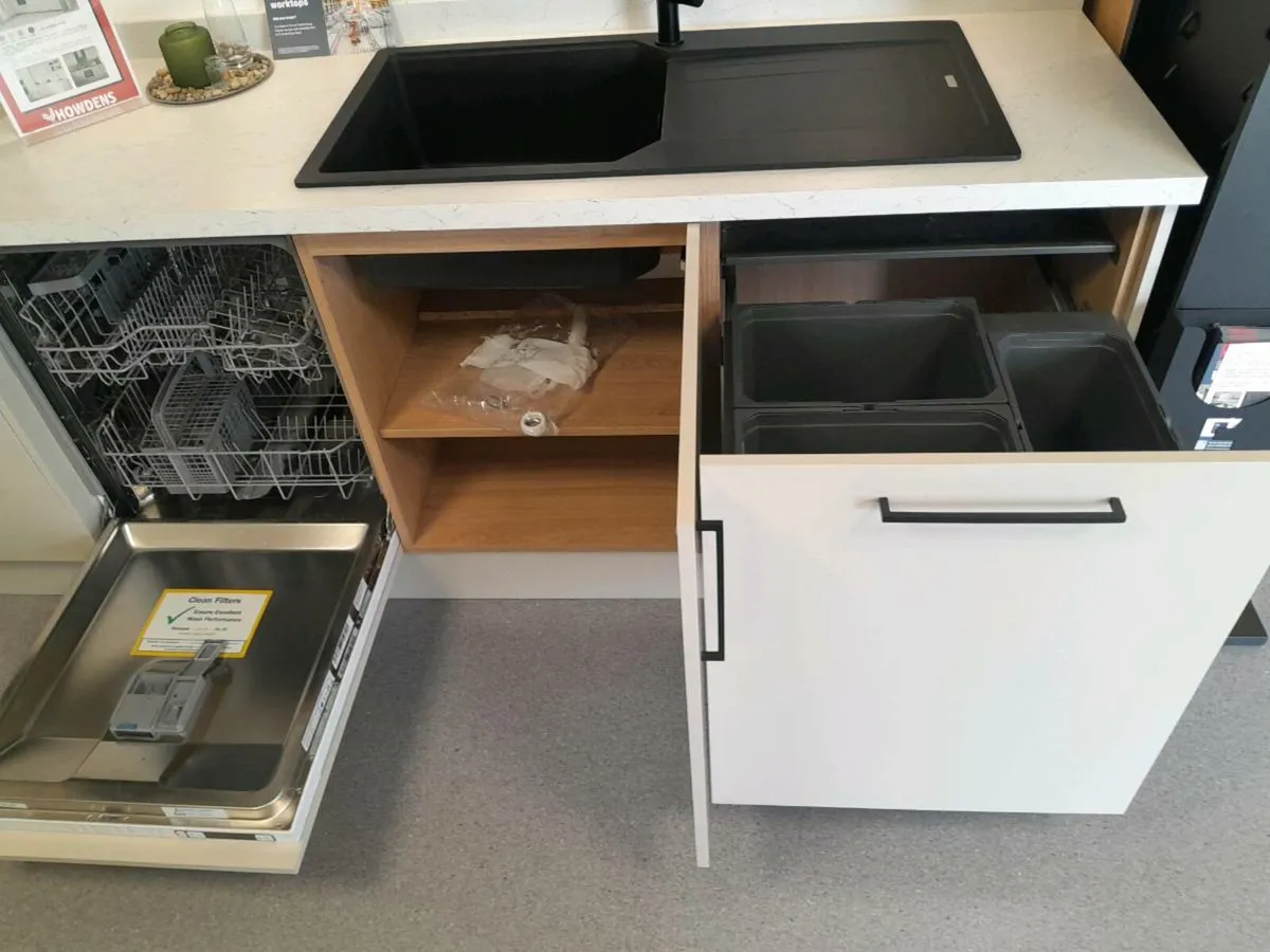 Ex disp kitchen - Image 3