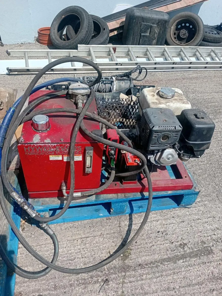 Hydraulic pump - Image 1