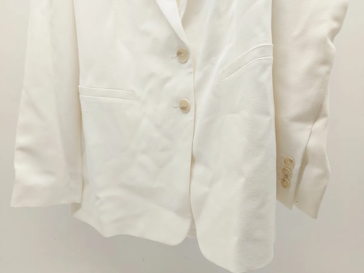 Online Auction Of A White Blazer & More! - Image 2