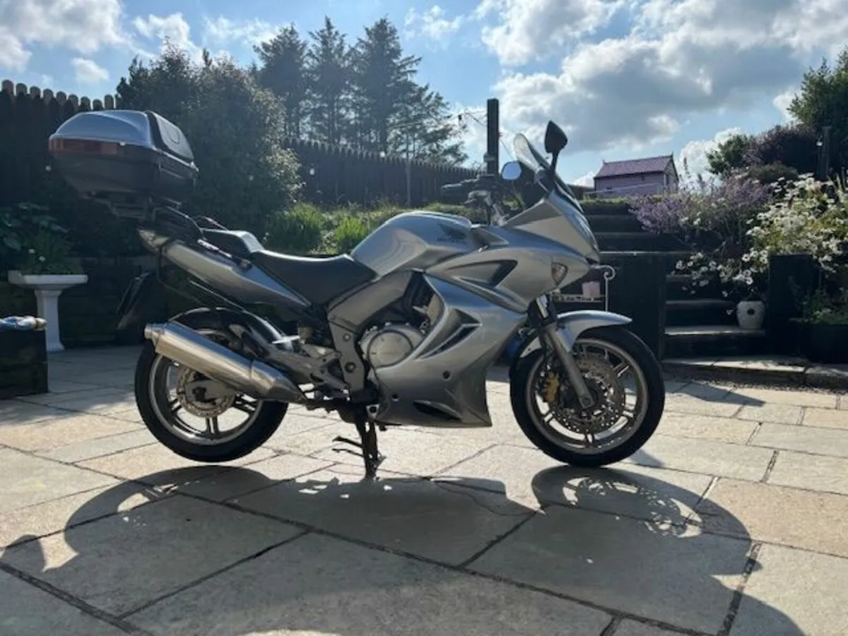 Honda CBF 1000 GT - Image 1
