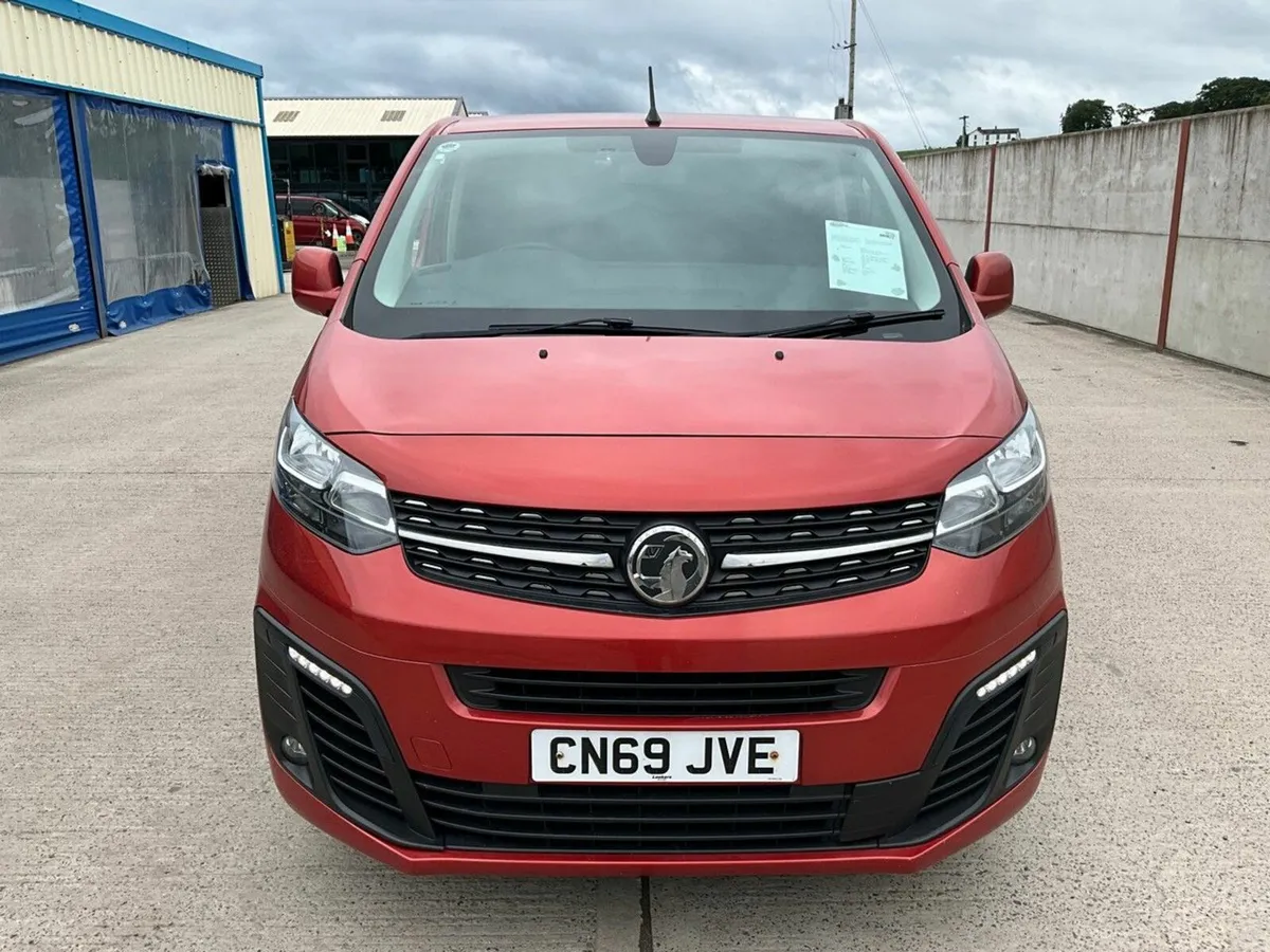 VAUXHALL VIVARO 3100 SPORTIVE CREW VAN - Image 4
