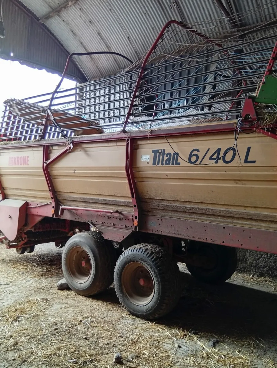 Krone silage wagon 6/40L - Image 1