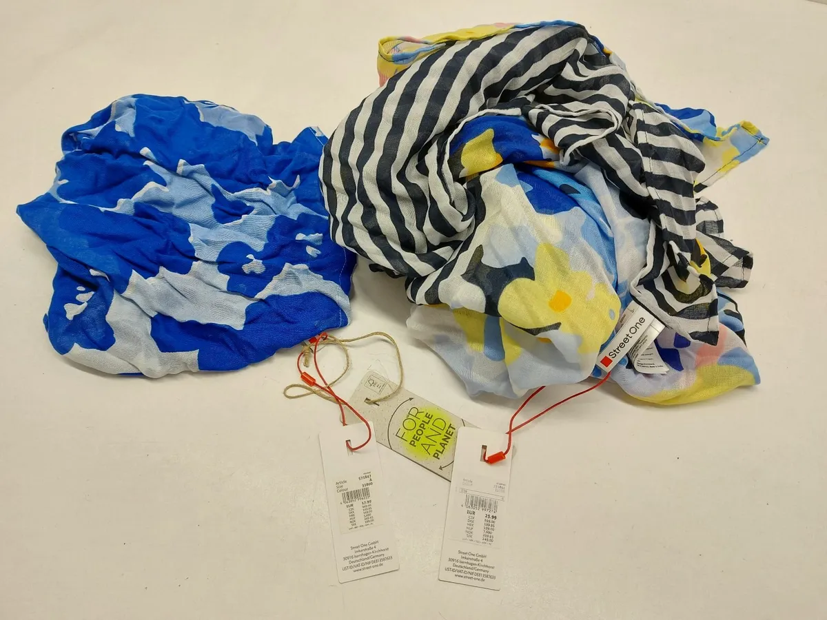 Online Auction Of A Selection Of Scarves & More! - Image 4