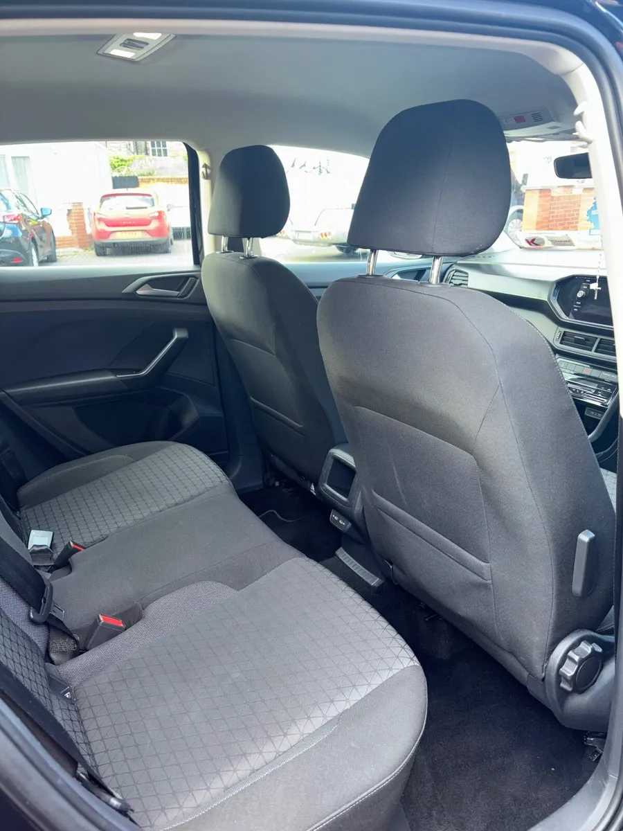 Volkswagen T-Cross 2022 - Image 2