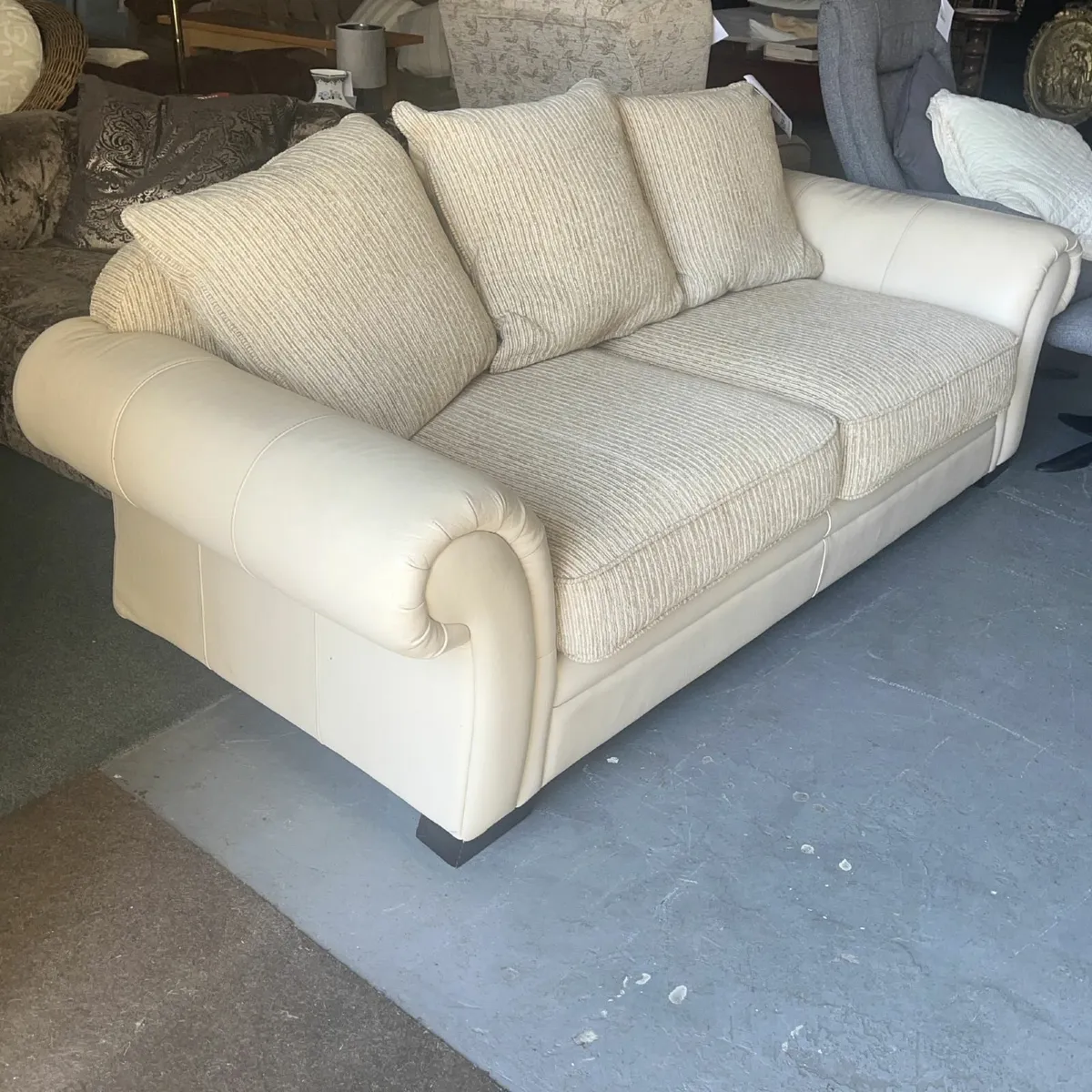 Beautiful Large Cream Sofa - Image 2