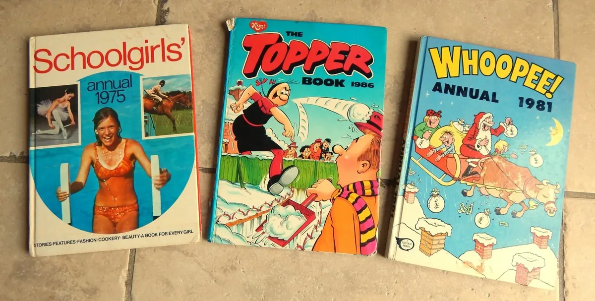 Selection of 5 Vintage Annuals - Image 3