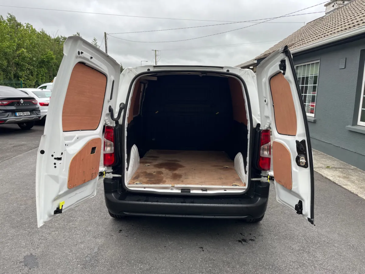 Opel Combo 6 Speed 100BHP 1.5L Diesel - Image 4