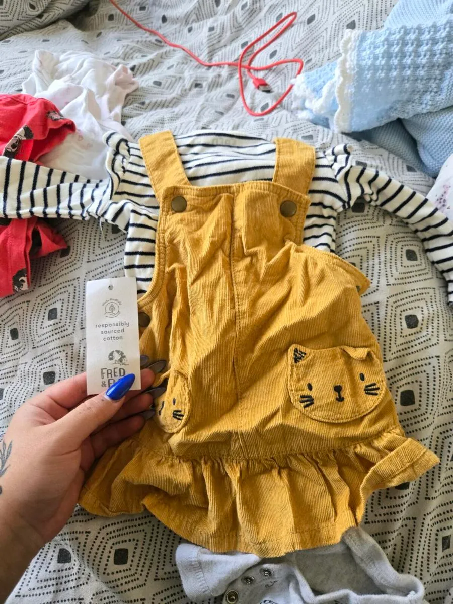 Baby girl clothes - Image 1
