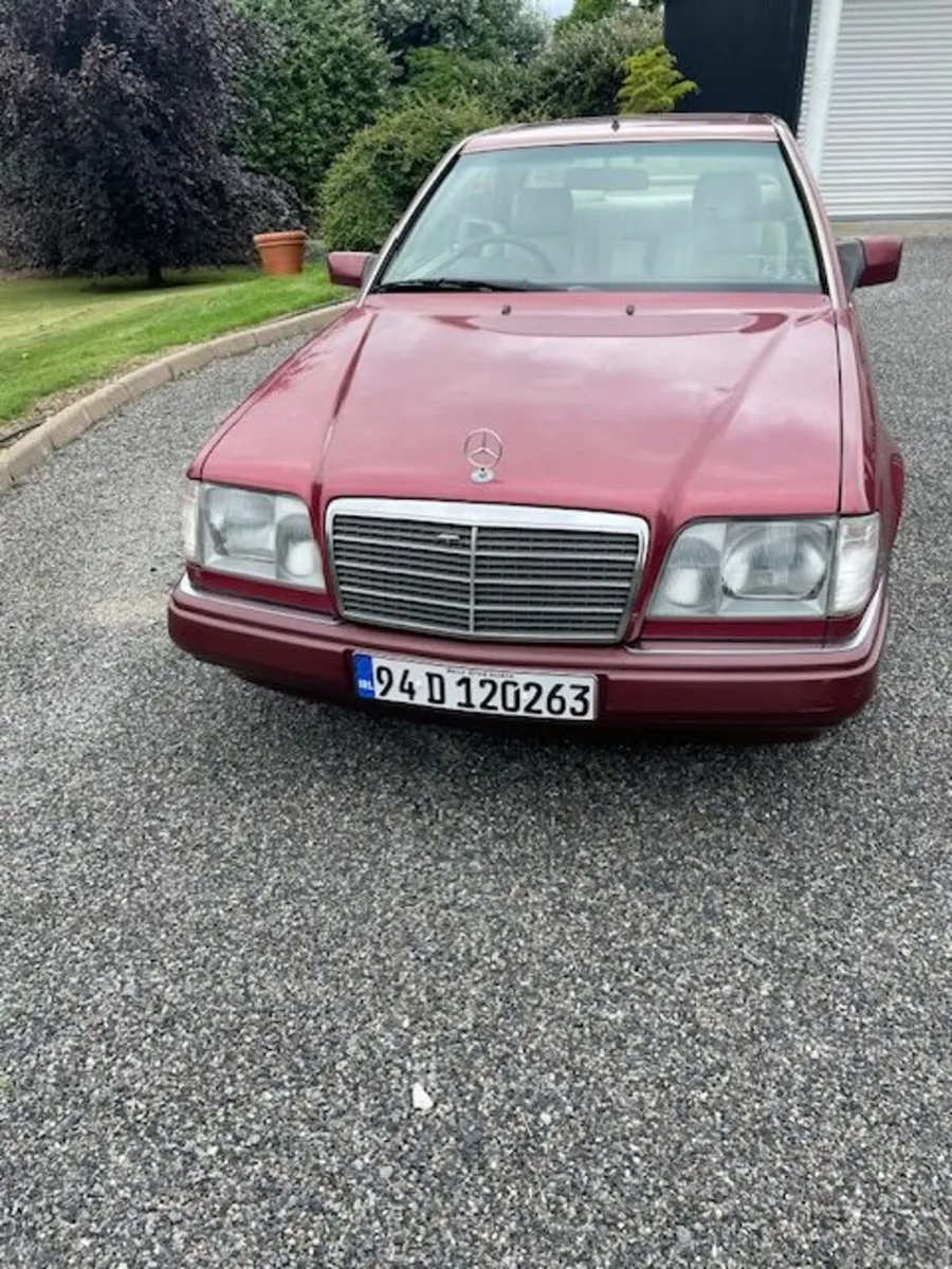 Mercedes-Benz E-Class 1994 - Image 1