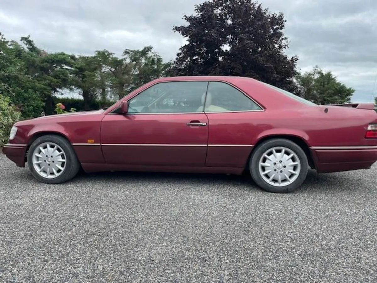 Mercedes-Benz E-Class 1994 - Image 2