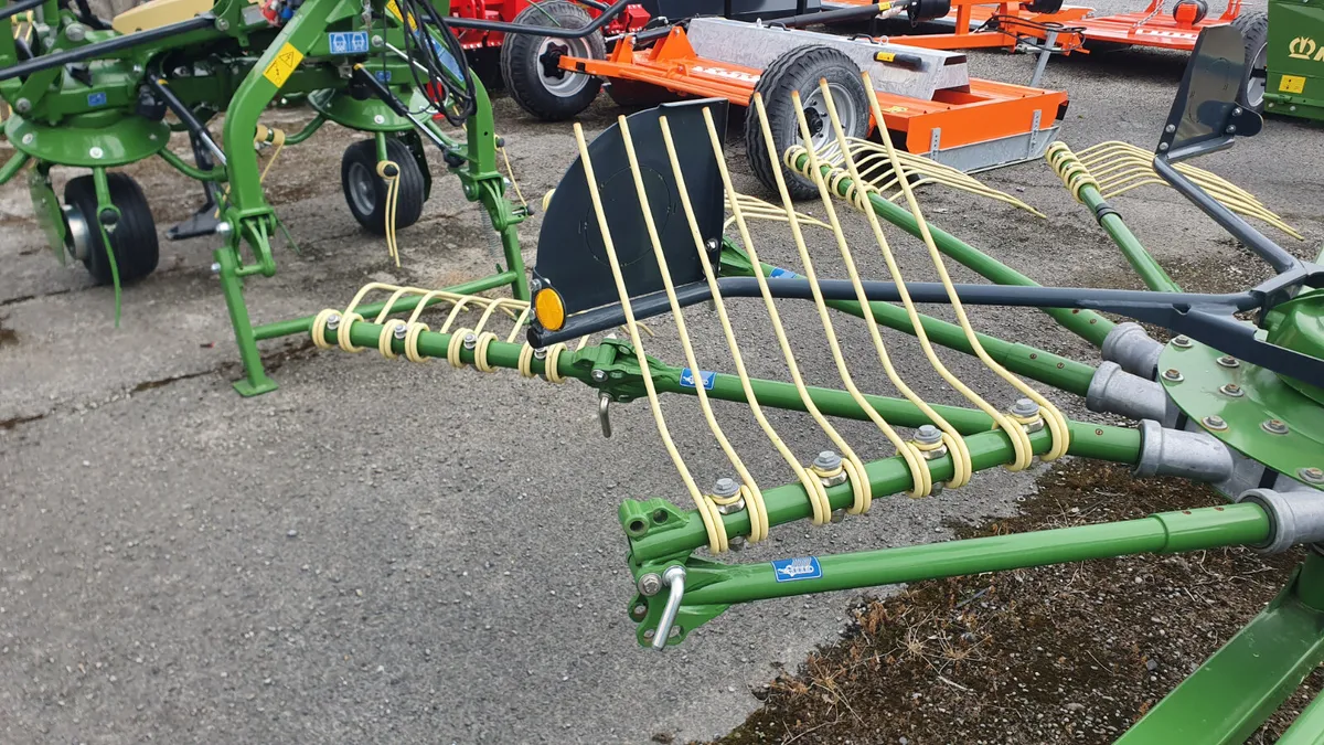 New Krone S460 , 15 foot Rake - Image 4