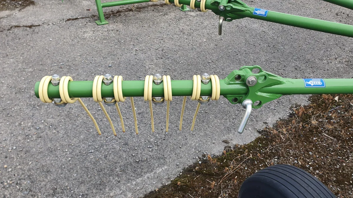 New Krone S460 , 15 foot Rake - Image 3