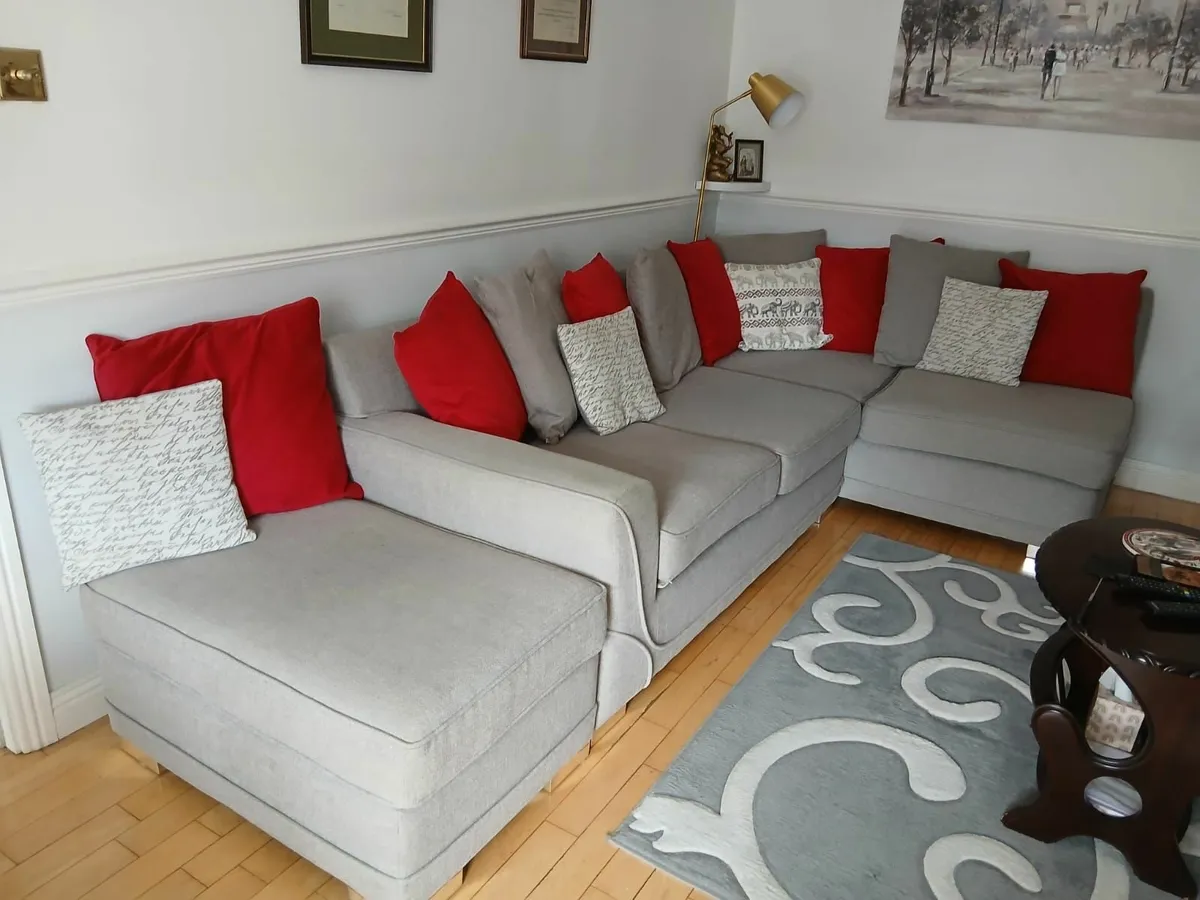 couch - Image 1
